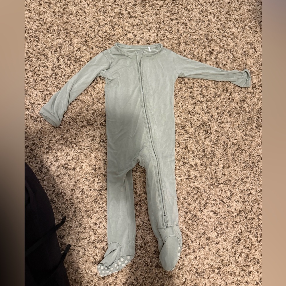Bums & Roses Bamboo Pajamas 9-12 mo